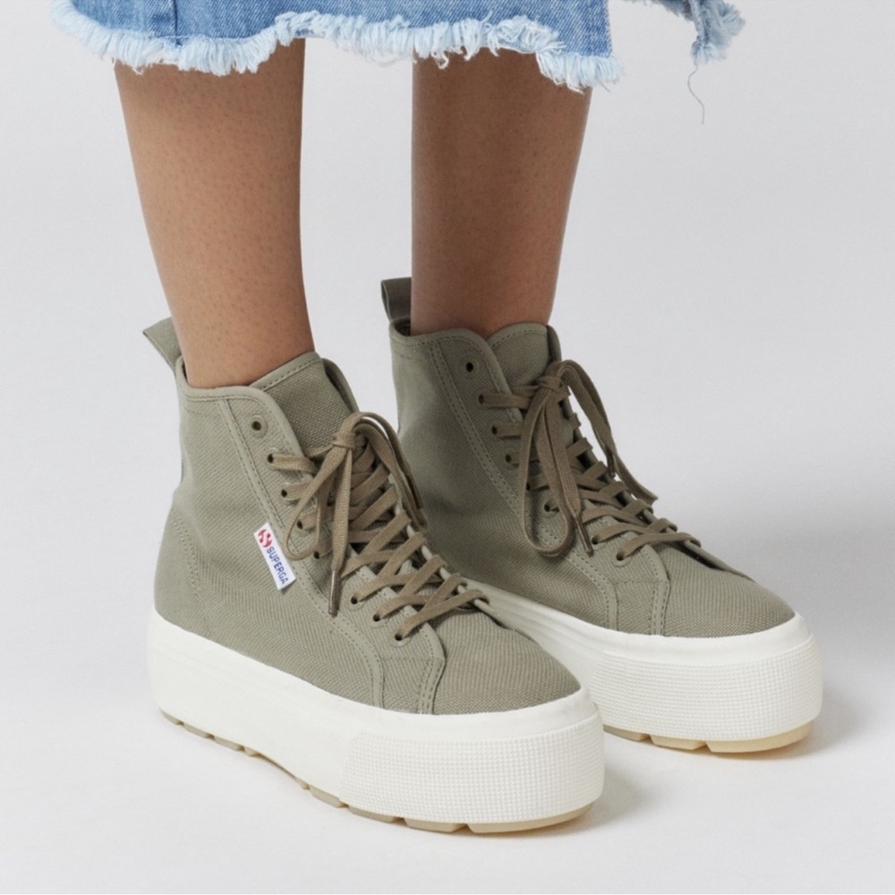 Superga 2708 Women’s High Top Platform Shoes Size 7 1/2